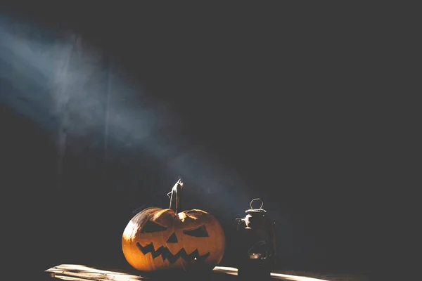 Jack Lantern Brillando Noche Fantasía Ahumada Fondo Halloween —  Fotos de Stock