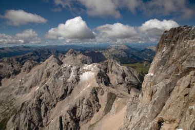 Dolomite Alpleri 'nde fantastik dramatik manzara. İtalya. Harika doğa manzarası..