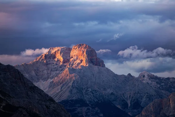 Fantástica Vista Dramática Sobre Dolomitas Alpes Com Céu Dramático Itália — Fotografia de Stock