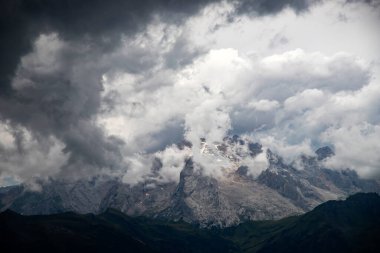 Karlı Marmolada Buzulu, Fassa Vadisi, Trentino Alto Adige, Dolomiti Sıradağları, İtalya
