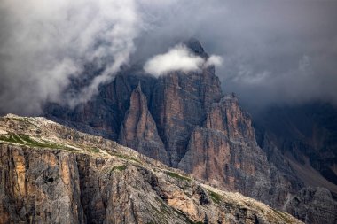 Yaz sisinde Tofana di Rozes Dolomitler, İtalya, Avrupa 'da