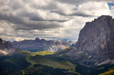 Dolomitlerin Dağ Panoraması 