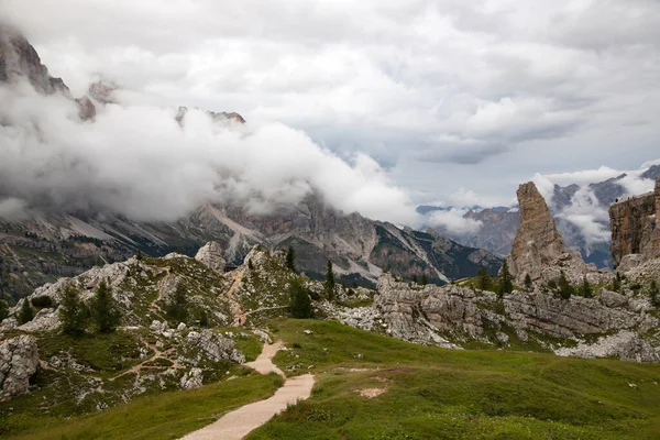 Majestueuze Cinque Torri Dolomieten Alpen Verbazingwekkende Natuur Landschap Achtergrond — Stockfoto