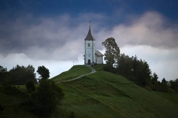 Jamnik Σλοβενία Εκκλησία Jamnik Είναι Ένα Γοητευτικό Παρεκκλήσι Του 15Ου — Φωτογραφία Αρχείου