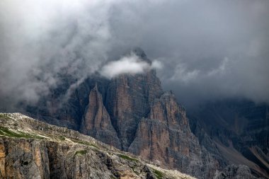 Yaz sisinde Tofana di Rozes Dolomitler, İtalya, Avrupa 'da