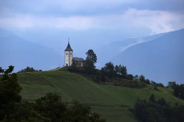 Jamnik Eslovénia Igreja Jamnik Uma Encantadora Capela Século Nos Alpes — Fotografia de Stock