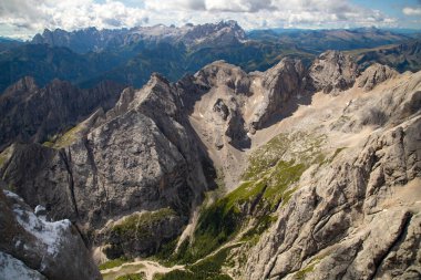 Dolomite Alpleri 'nde fantastik dramatik manzara. İtalya. Harika doğa manzarası..