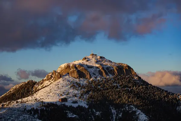 Vinterlandskap Magisk Solnedgång Ceahlau Berg Rumänien — Stockfoto