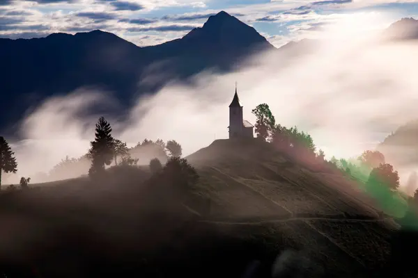 Jamnik Słowenia Kościół Jamnicki Jest Uroczą Wieczną Kaplicą Alpach Kamnik Zdjęcie Stockowe