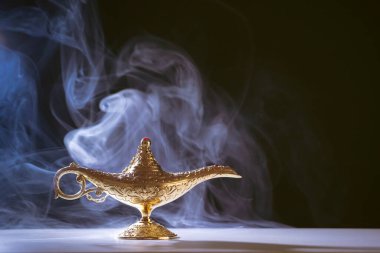 Ramazan Kareem, Müslüman kutsal ayı kutlayan tebrik kartı ve Aladdin 'in dilek lambası.