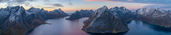 Widok Lotu Ptaka Ostre Szczyty Górskie Wysp Lofoten Norwegia — Zdjęcie stockowe