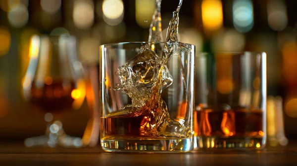 Close Pouring Whiskey Rum Bar Dark Toned Background — Fotografia de Stock
