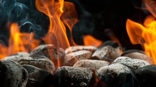 Freeze Motion Shot Glowing Charcoal Briquettes Garden Grill Macro Shot — Stock Photo, Image