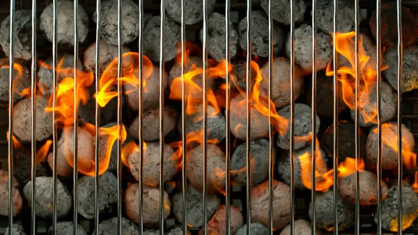 Plan Supérieur Grille Barbecue Avec Briquettes Flammes Feu — Photo
