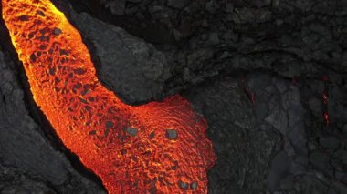 Katılaşan lav alanının hava görüntüsü, yakın plan.