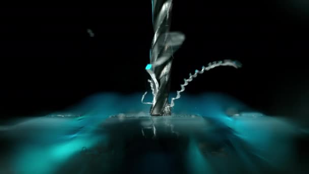 Super Zpomalení Vrtání Vrtáku Hliníkové Trubky Makro Natočeno Vysokorychlostní Kameře — Stock video