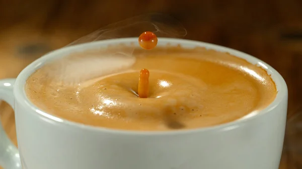 Macro Shot Coffee Drop Falling Fresh Espresso Cup — Stock Photo, Image