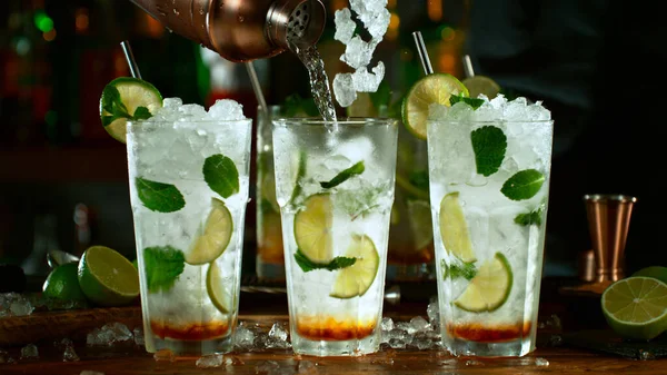 Close Preparing Mojito Cocktail Bar — Stockfoto