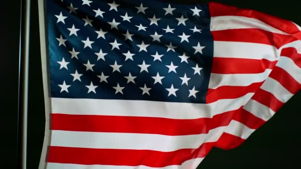 Närbild Viftande Amerikansk Flagga Svart Bakgrund Super Slow Motion Filmad — Stockvideo