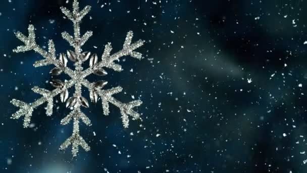 Decoratieve Christmas Flake Met Bokeh Lights Vallende Sneeuwvlokken Super Slow — Stockvideo