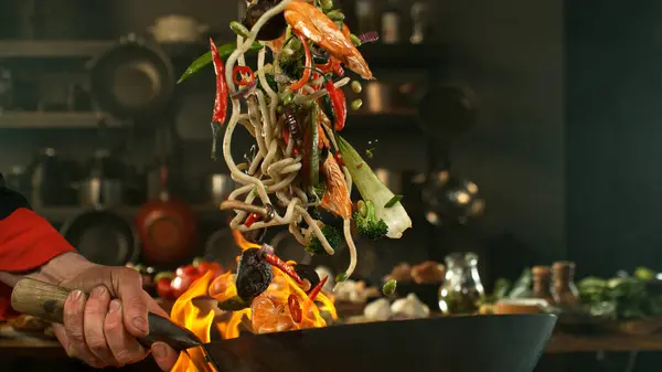 Freeze Motion Flying Asian Wok Noodles Prans Vegetable Concept Meat — Stock Photo, Image