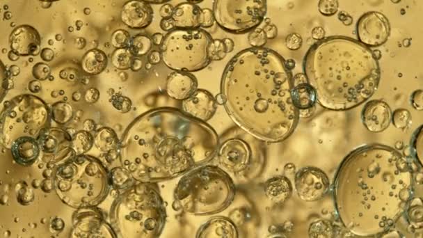 Super Slow Motion Shot Moving Oil Bubbles Golden Background 1000Fps — Stok Video