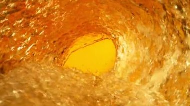 Viski ya da Cider Vortex 'in 1000 fps' lik Süper Yavaş Çekimi