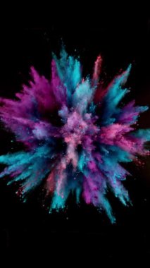 Süper Yavaş Çekim Renk Tozu Patlaması Siyah Arkaplan 'da izole edildi. Yüksek Hız Sinema Kamerası 'nda 1.000 fps dikey yönelimde çekilmiştir.