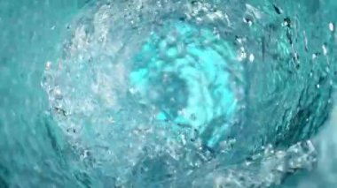 Twister Shape 'de Dönen Suyun Süper Yavaş Hareketi. Yüksek Hız Sinema Kamerası, 1000 fp.