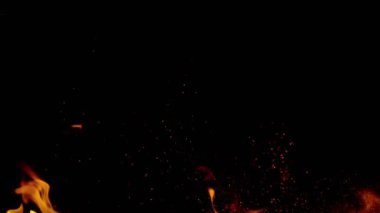 Parıltılı Alevlerin Süper Yavaş Çekimi. 1000 FPS 'te Yüksek Hız Sineması Kamerası' nda çekildi. .