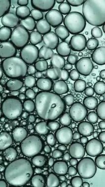 Işık Arkaplanda 1000 fps hızda Yağ Kabarcıklarının Süper Yavaş Çekimi