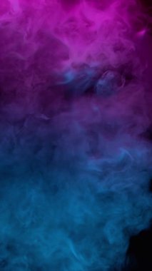 Neon Renklerinde Atmosferik Dumanın Süper Yavaş Çekimi, 300 fite Soyut Arkaplan.