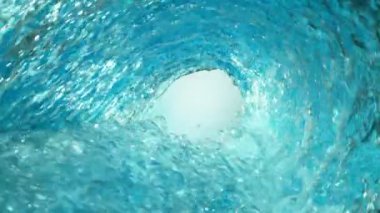 Twister Shape 'de Dönen Suyun Süper Yavaş Hareketi. Yüksek Hız Sinema Kamerası, 1000 fp.