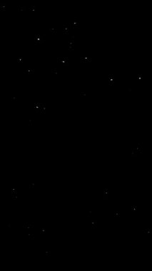 Siyah arka planda izole edilmiş süper yavaş kıvılcımlar. 1.000 fps hızla yüksek hızlı sinema kamerasıyla çekildi.