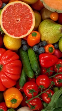 Kamera Hareketi, Taze Meyve ve Sebzelerin Farklı Tipleri Bir Yığın Üzerinde, Yakın Çekim