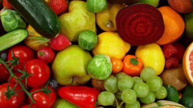 Kamera Hareketi, Taze Meyve ve Sebzelerin Farklı Tipleri Bir Yığın Üzerinde, Yakın Çekim
