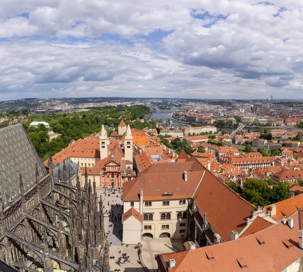 Eski Prag kenti ufuk çizgisi, Çek Cumhuriyeti 'nin başkenti.