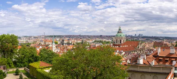 Eski Prag kenti ufuk çizgisi, Çek Cumhuriyeti 'nin başkenti.
