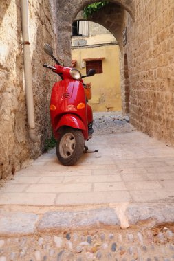 Dar kaldırımlı cadde, Eski Rodos Kasabası, UNESCO Dünya Mirasları Alanı, Rodos, Dodecanese, Yunan Adaları, Yunanistan, Avrupa .