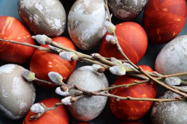 Birçok arka plan olarak, üstten görünüm Paskalya yumurtaları dekore edilmiştir. Festival geleneği