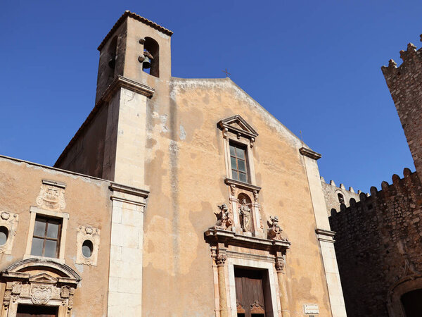 Фасад церкви Святой Катерины в Таормине, Сицилия, Италия