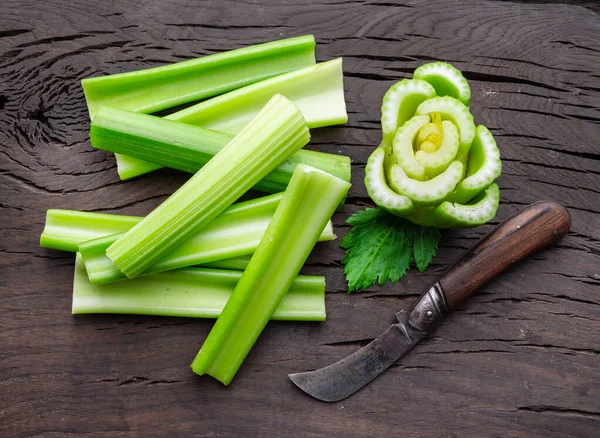 Hromada Celerových Žeber Izolovaných Bílém Pozadí — Stock fotografie