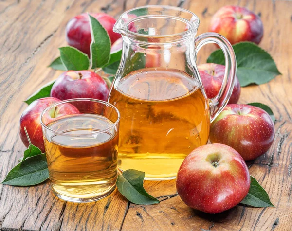 Glass Carafe Fresh Apple Juice Organic Apples Dark Old Wooden — Stock Photo, Image