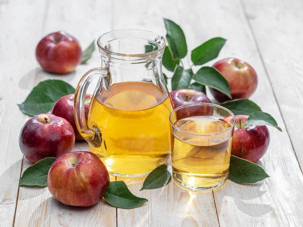 Glass Juice Carafe Fresh Apple Juice Organic Apples Wooden Table — Stock Photo, Image