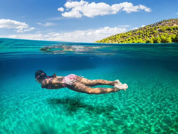 Girl Diver Snorkeling Beautiful Sea Beach Lower Half Image Occupied — Stock Photo, Image
