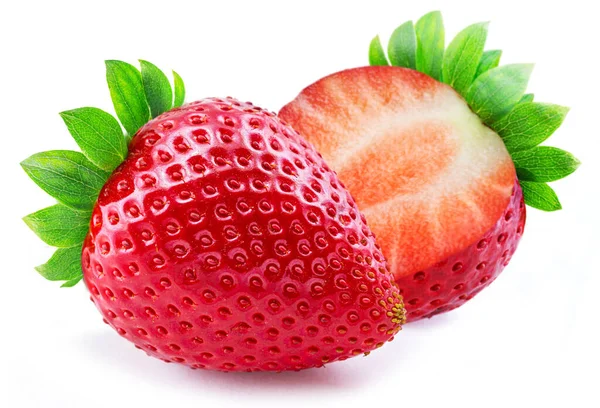成熟完美的草莓和交叉切割成的草莓 在白色背景下隔离 — 图库照片