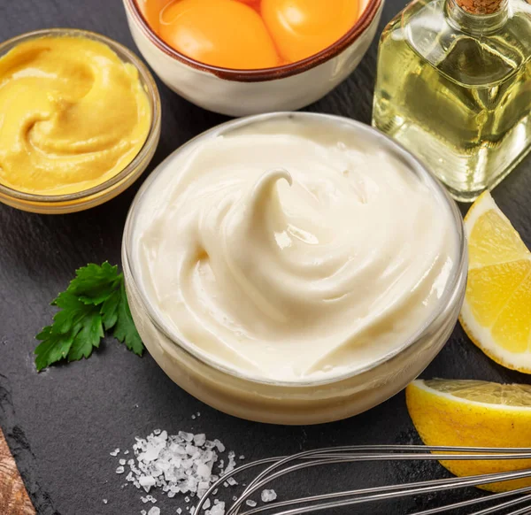 슬레이트에 Homemade Mayonnaise Mayo — 스톡 사진