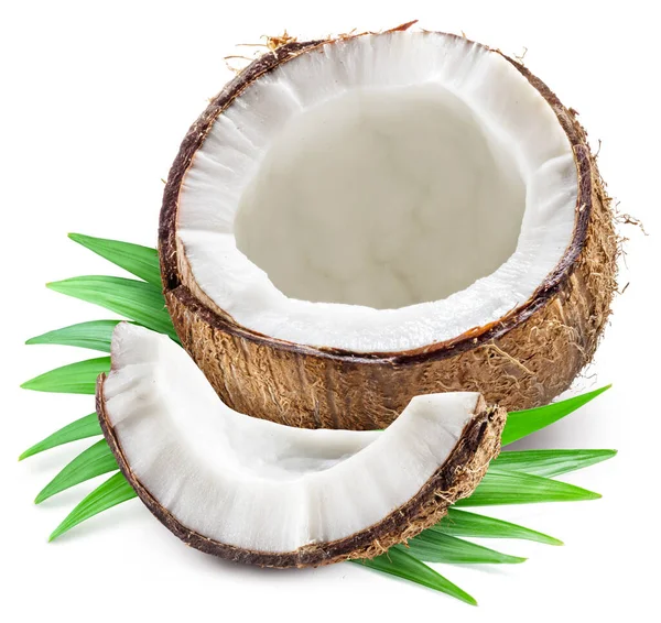 Gebarsten Kokosnoot Fruit Met Stukje Kokosnoot Groene Bladeren Witte Achtergrond — Stockfoto