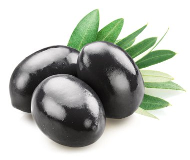 Beyaz zemin üzerinde zeytin yapraklı tam üç siyah zeytin..