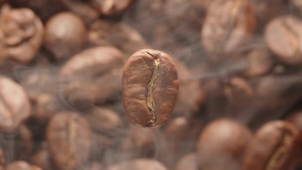 Kahve Çekirdekleri Kavrulmuş Kahve Çekirdeğinin Odak Noktası Dışında Dönen Kahve — Stok video